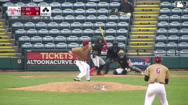 Diego Velasquez walks. Charlie Szykowny scores. Maui Ahuna to 3rd. Drew Cavanaugh to 2nd.