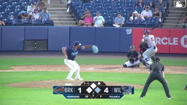 Colin Houck out on a sacrifice fly to center fielder Yeremy Cabrera. Corey Collins scores. Yonatan Henriquez to 3rd.