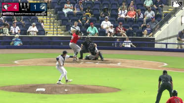 Reylin Perez singles on a ground ball to right fielder José Anderson. Carlos Cauro scores. Hector Salas scores. Reylin Perez to 2nd. Fielding error by right fielder José Anderson.