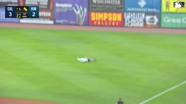 Owen Caissie's sliding grab