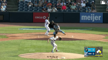 Izaac Pacheco homers (1) on a fly ball to right center field. Woody Hadeen scores.