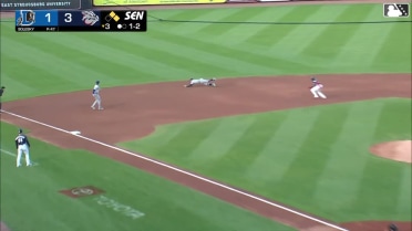 Raynel Delgado makes a diving grab