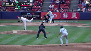Randy De Jesus singles on a ground ball to right fielder Max Belyeu. Matt Coutney scores. Randy De Jesus to 2nd.