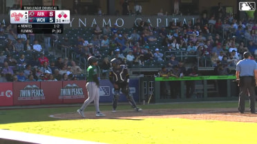 Lazaro Montes hammers his second homer of game (6)