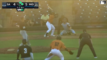 Clark Elliott doubles (8) on a fly ball to center fielder Kai Roberts. Leo De Vries scores. Cole Conn to 3rd.