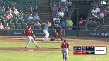 Héctor Rodríguez out on a sacrifice fly to center fielder Max Clark. Blake Dunn scores.