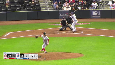 Karson Simas strikes out swinging and Ariel Armas caught stealing 2nd, catcher Cade Hunter to second baseman Alexander Vargas to catcher Cade Hunter.