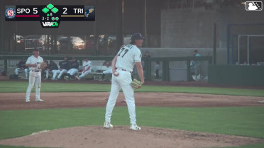 Juan Castillo singles on a fly ball to right fielder Randy De Jesus. Jack O'Dowd scores. Kevin Fitzer scores. Max Belyeu to 3rd.