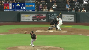 Darell Hernaiz reaches on a ground ball to third baseman Thomas Gavello. Official Scorer ruling pending. Drew Swift scores. Darell Hernaiz to 2nd.