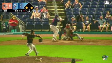 Grayson Fitzwater doubles (4) on a sharp line drive to right fielder Jhomnardo Reyes. Abraham Nunez scores. Christian Gonzalez to 3rd.