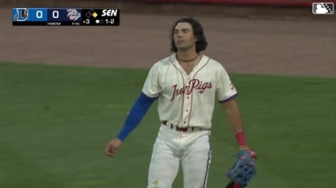 Gabriel Rincones Jr.'s juggling catch 