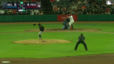 Sammy Hernandez singles on a fly ball to center fielder Colby Shade. José Suárez scores.