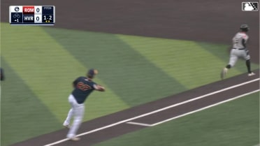 Ben Hess' exciting putout 