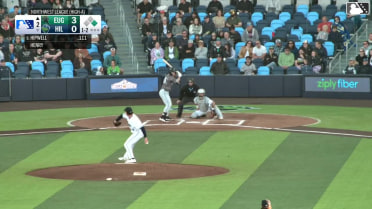 Robert Hipwell doubles (3) on a sharp line drive to right fielder Avery Owusu-Asiedu. Ty Hanchey scores.