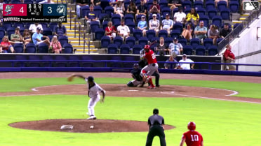 Cristhian Vaquero doubles (2) on a line drive to left fielder Handelfry Encarnacion. Manuel Cabrera scores. Luke Dickerson scores.