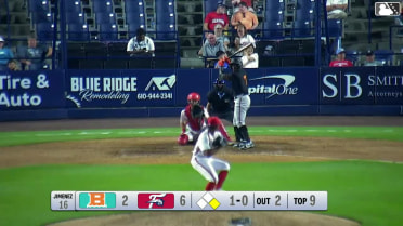 Anderson De Los Santos homers (11) on a fly ball to right center field. Aron Estrada scores.
