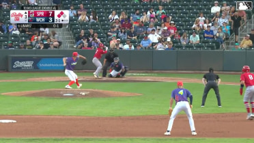 Noah Mendlinger singles on a sharp ground ball to third baseman Billy Amick. Travis Honeyman scores. Jeremy Rivas to 3rd.