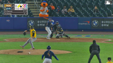 A.J. Ewing singles on a line drive to right fielder Christian Franklin. Kevin Villavicencio scores. Jackson Cluff to 3rd.