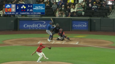 Noah Miller homers (1) on a fly ball to center field. Eliezer Alfonzo scores.