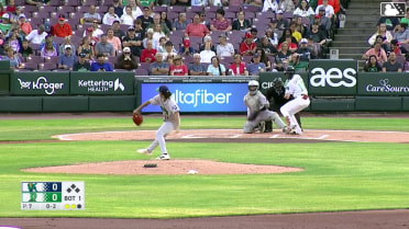Julio Carreras homers (2) on a fly ball to right field.