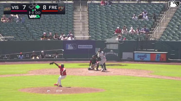 Enyervert Perez homers (3) on a fly ball to right center field. Jose Alpuria scores.