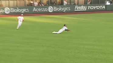 Brayan Buelvas' diving catch