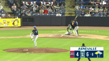 Yoeilin Cespedes flies out to right fielder Cesar Hernandez. Natanael Yuten scores.