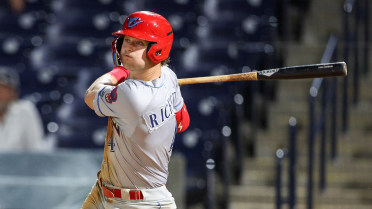 Ricketts Smokes Four Hits in Threshers Victory