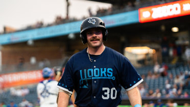 Hooks March to Second Straight 10-1 Triumph