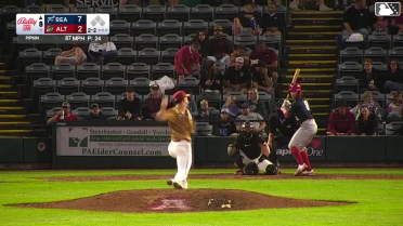 Luke Ritter homers (2) on a fly ball to left center field.