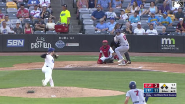 Davis Schneider doubles (2) on a line drive to left fielder Hendry Mendez. Jay Harry scores.