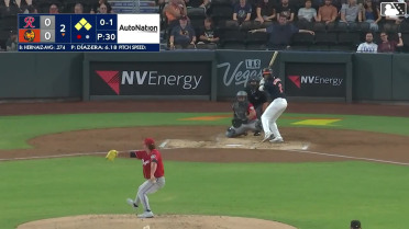 Jhonathan Díaz In play, run(s) to Darell Hernaiz