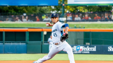 Ullola Outduels Sasaki In Series-Opening Victory