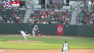 Omar Alfonzo crushes a solo home run