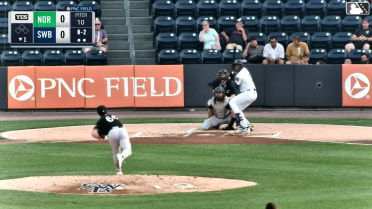 Marco Luciano homers (4) on a fly ball to center field.