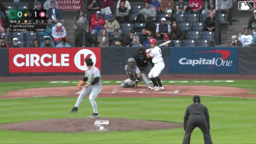 J.R. Freethy walks. Carter Cunningham scores. Wild pitch by pitcher Luis De La Torre.