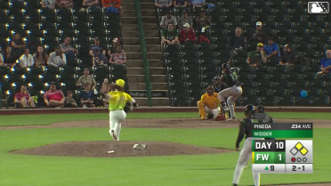 Esmith Pineda singles on a line drive to center fielder Kasen Wells. Yerlin Confidan scores. Alfredo Alcantara to 2nd.