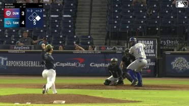 David Beckles doubles (2) on a sharp line drive to center fielder Luis Durango. Aldo Gaxiola scores.