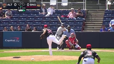Keiner Delgado homers (9) on a fly ball to right center field.