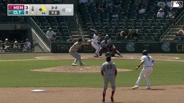 LaMonte Wade Jr. doubles (4) on a fly ball to left fielder Nelson Velázquez. Jacob Gonzalez scores. Korey Lee to 3rd.