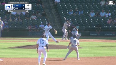 James Hicks In play, run(s) to Josue De Paula