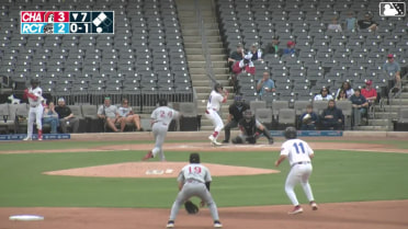 Taylor Floyd In play, run(s) to David Calabrese