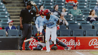 Bats Complete Stunning Late Comeback, Win 5-4 In 11