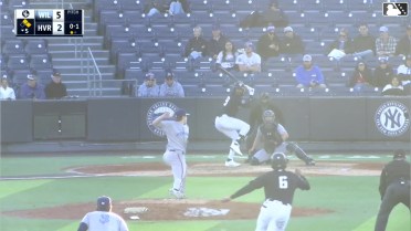 Roderick Arias triples (1) on a sharp line drive to right fielder Ethan Petry. Kaeden Kent scores. Eric Genther scores.