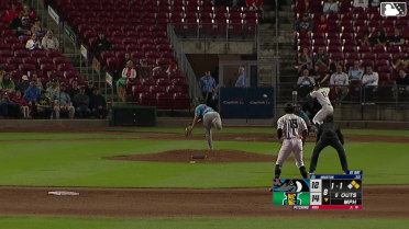 Marek Houston singles on a ground ball to center fielder Dillon Head. Jacob McCombs scores. Danny De Andrade to 3rd.
