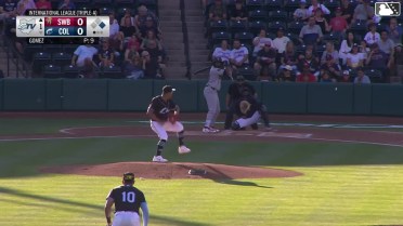 Yanquiel Fernández homers (16) on a fly ball to right field. Marco Luciano scores.