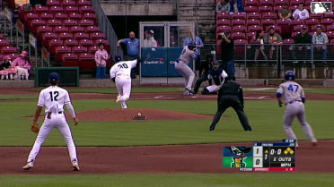 Adrian Bohorquez In play, run(s) to Derlin Figueroa