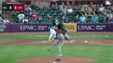 Max Clark singles to right field in the 3rd