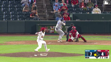 Edwin Núñez Ball to Joe Vetrano