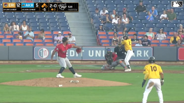 Alex Mooney doubles (10) on a fly ball to right fielder Chris Meyers. Maick Collado scores. Jose Devers scores.